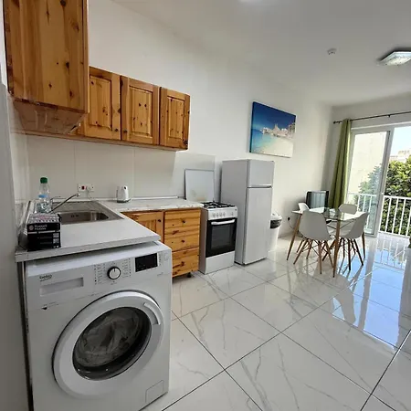 2-bedroom In R1a *